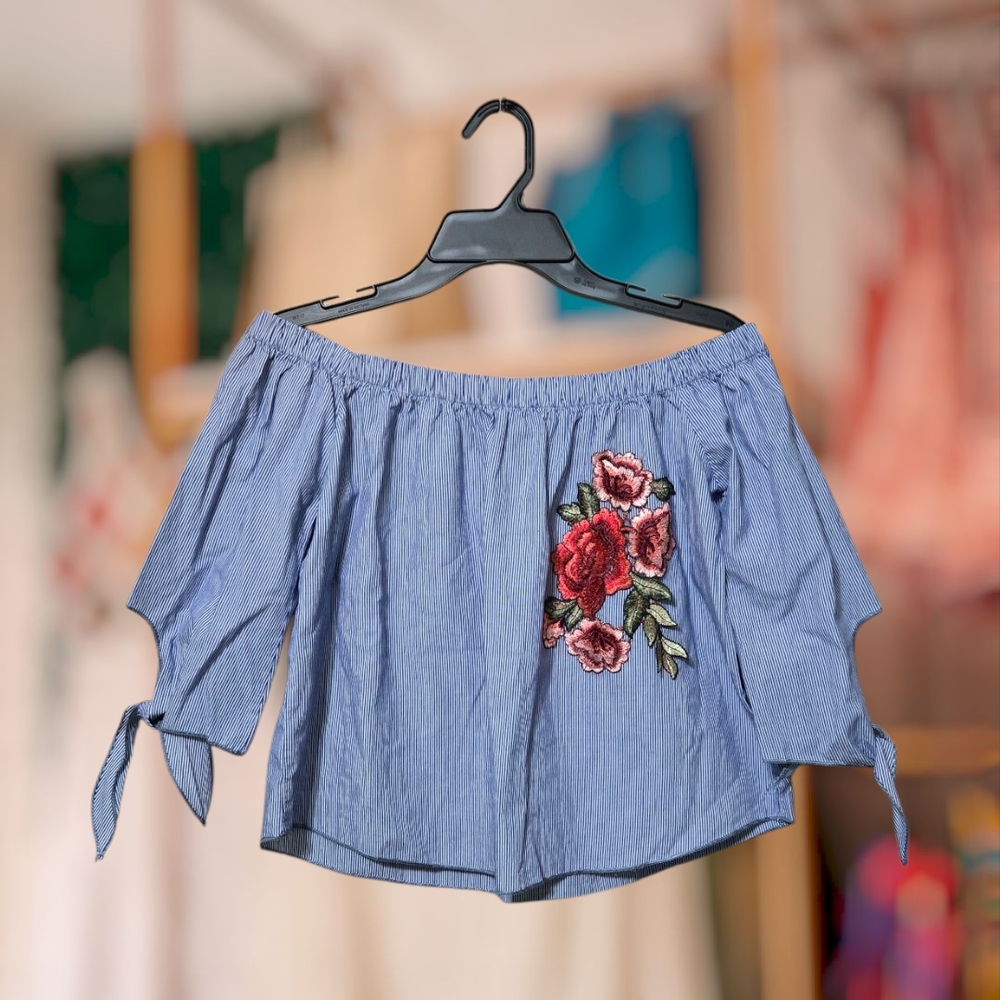 Rue21 Blue 3/4 Sleeve Crop Blouse with Tie Front